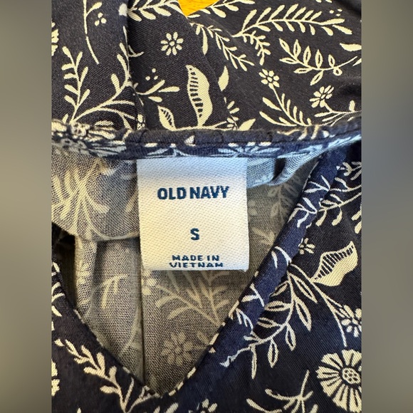 Old Navy dress - Picture 6 of 6